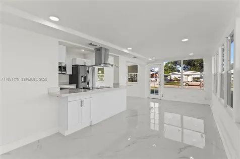 4685 SW 33rd Drive West Park FL 33023