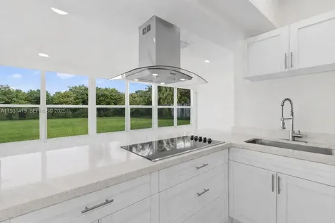 4685 SW 33rd Drive West Park FL 33023