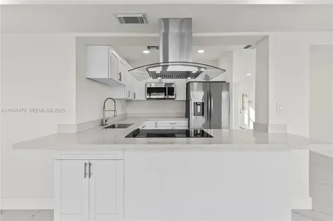 4685 SW 33rd Drive West Park FL 33023