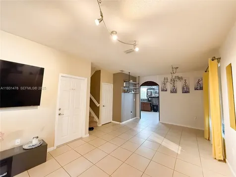 3184 NW 32nd Street Oakland Park FL 33309