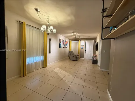 3184 NW 32nd Street Oakland Park FL 33309