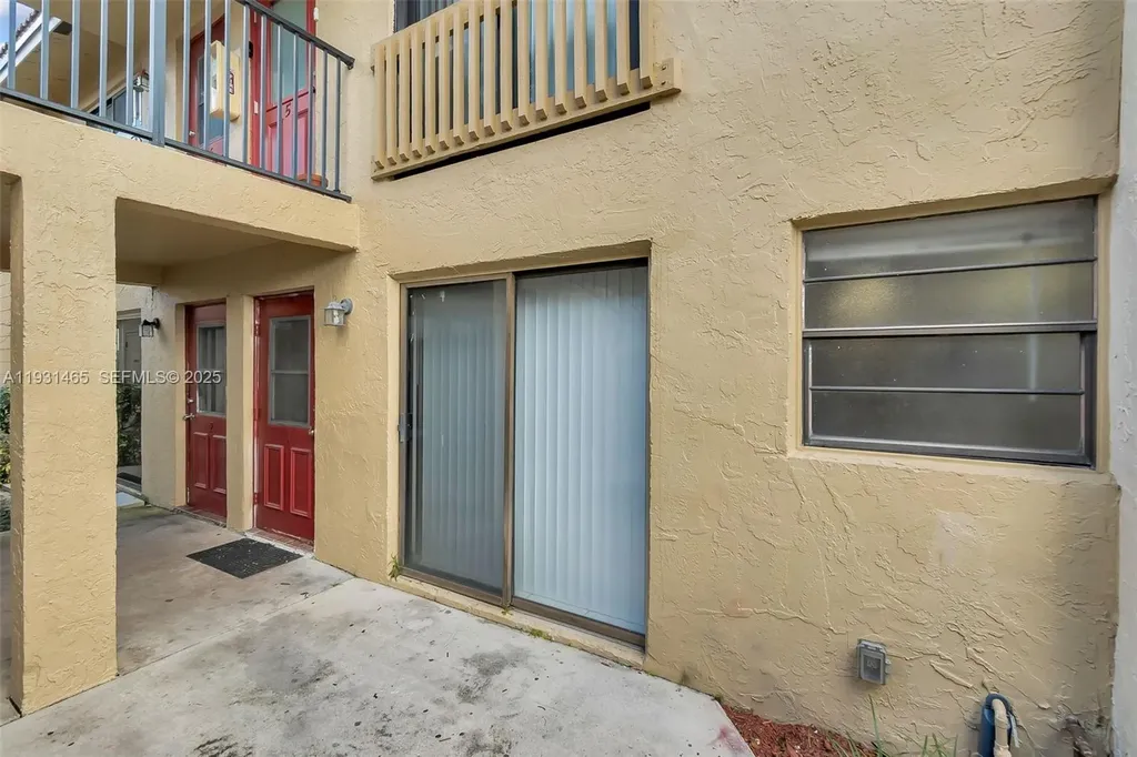 2651 Riverside Drive Coral Springs FL 33065