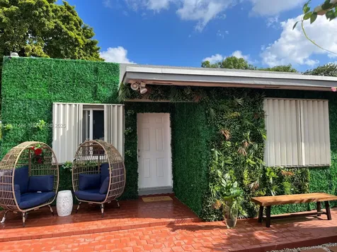 2737 NW 13th Avenue Miami FL 33142