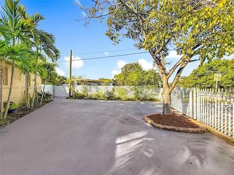 1860 NW 127th Street Miami FL 33167
