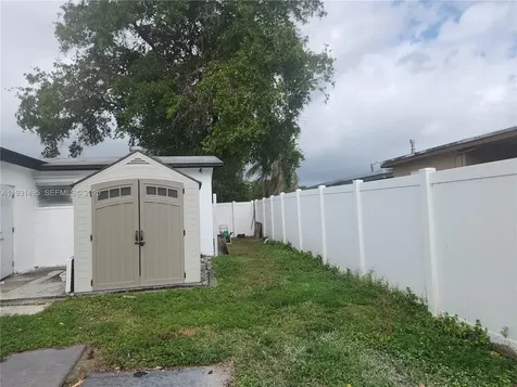 7610 Atlanta Street Hollywood FL 33024