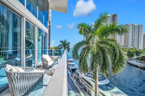 200 Biscayne Boulevard Way Miami FL 33131