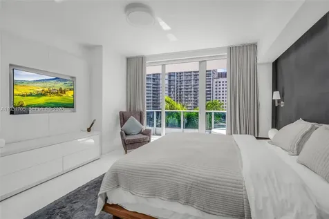 200 Biscayne Boulevard Way Miami FL 33131