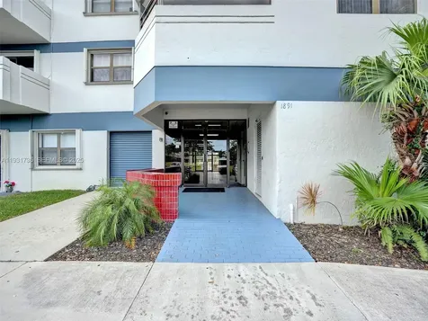 1891 N 61st Avenue Hollywood FL 33024