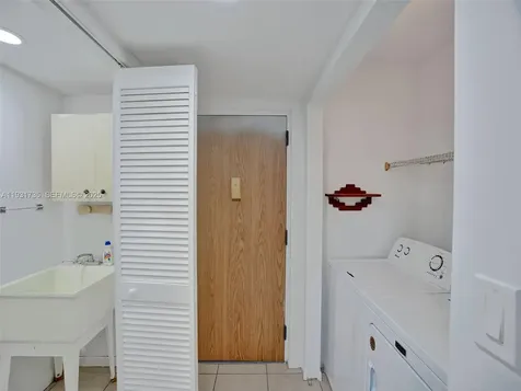 1891 N 61st Avenue Hollywood FL 33024