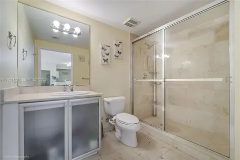 17555 Atlantic Boulevard Sunny Isles Beach FL 33160