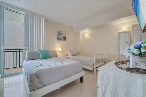 17555 Atlantic Boulevard Sunny Isles Beach FL 33160