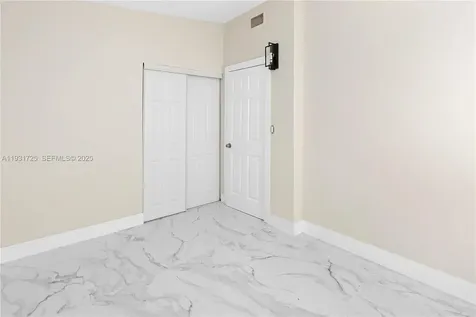 3601 SW 44th Avenue West Park FL 33023