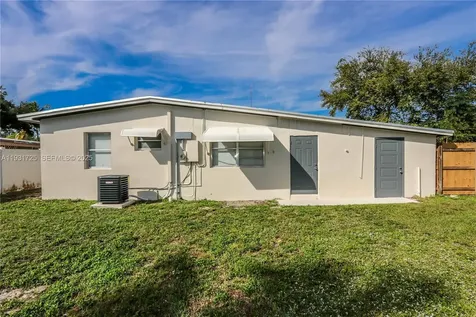 3601 SW 44th Avenue West Park FL 33023