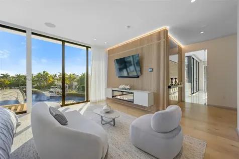 3260 NE 165th Street North Miami Beach FL 33160