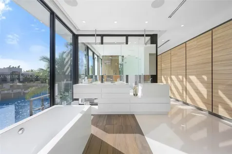 3260 NE 165th Street North Miami Beach FL 33160