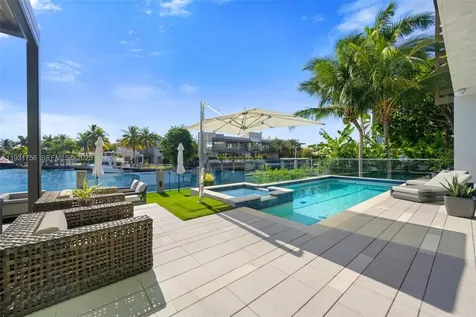 3260 NE 165th Street North Miami Beach FL 33160