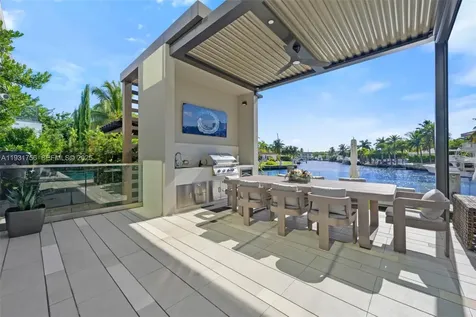 3260 NE 165th Street North Miami Beach FL 33160
