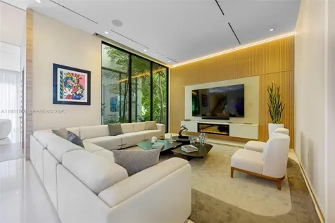3260 NE 165th Street North Miami Beach FL 33160