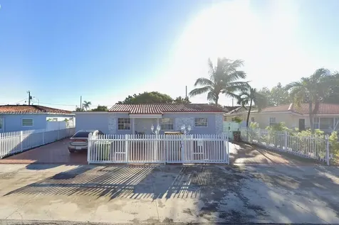 4841 W 2nd Lane Hialeah FL 33012
