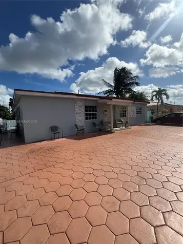 4841 W 2nd Lane Hialeah FL 33012