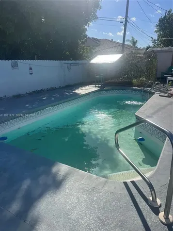 4841 W 2nd Lane Hialeah FL 33012