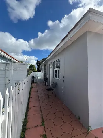 4841 W 2nd Lane Hialeah FL 33012