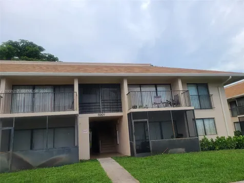 5901 Washington Street Hollywood FL 33023