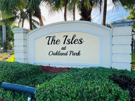 3199 NW 32nd Terrace Oakland Park FL 33309