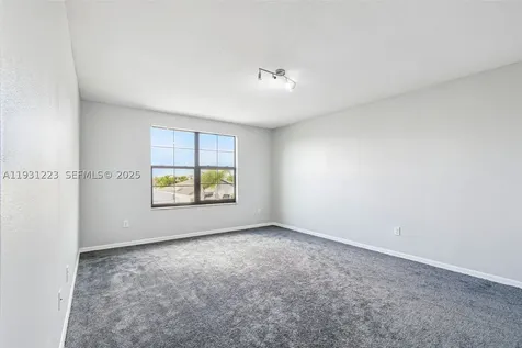 7113 Ozello Trail Avenue Sun City Center FL 33573