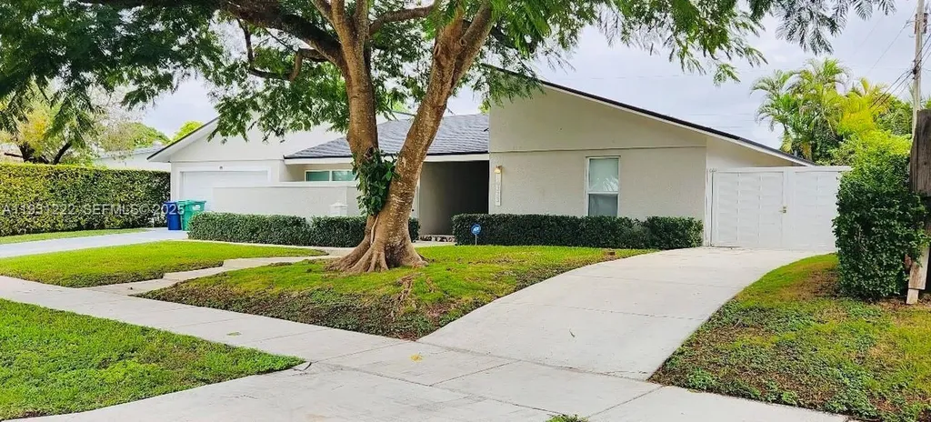 16323 SW 108th Court Miami FL 33157