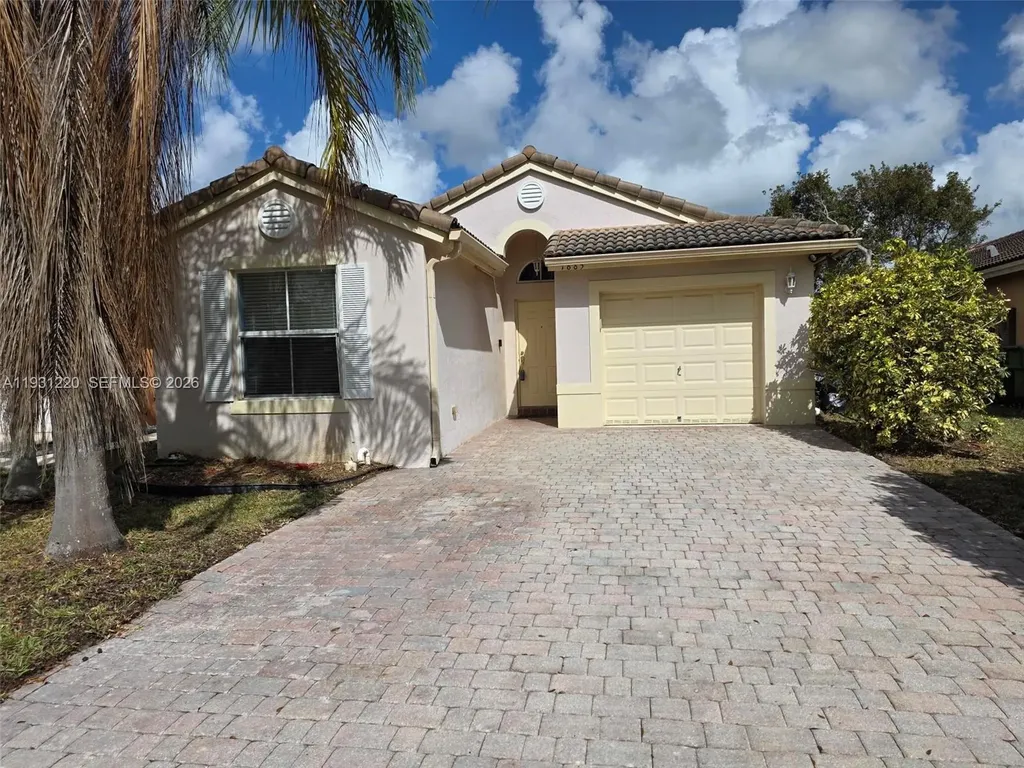 1885 SE 13th Street Homestead FL 33035