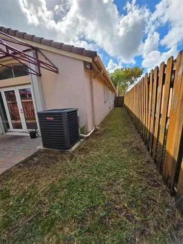 1885 SE 13th Street Homestead FL 33035