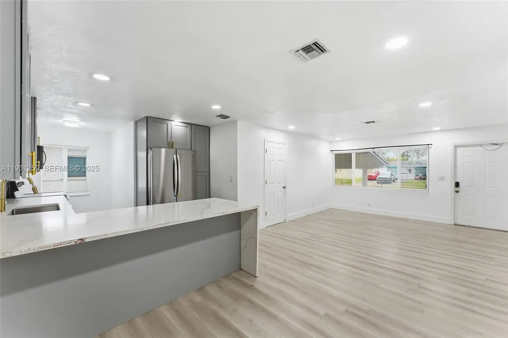 671 NW 23rd Terrace Pompano Beach FL 33069