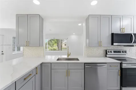 671 NW 23rd Terrace Pompano Beach FL 33069