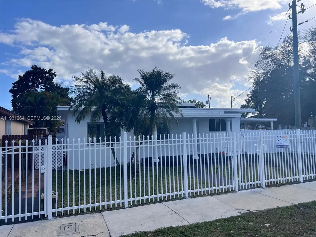 3090 NW 29th Street Miami FL 33142