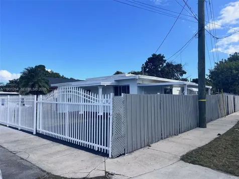 3090 NW 29th Street Miami FL 33142