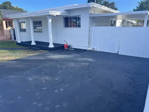 3090 NW 29th Street Miami FL 33142