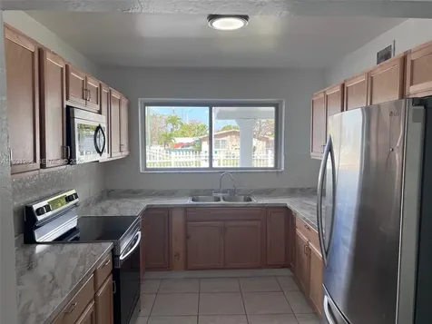 3090 NW 29th Street Miami FL 33142