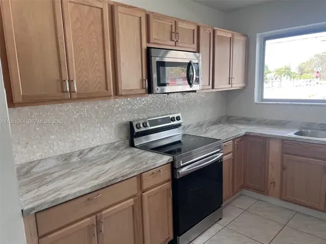 3090 NW 29th Street Miami FL 33142