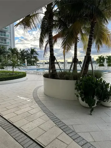 1000 West Avenue Miami Beach FL 33139