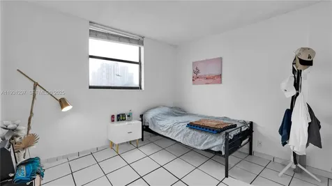 546 SW 1st Street Miami FL 33130