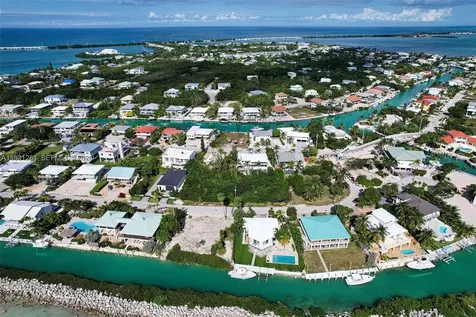Lot 8 W Seaview Circle Duck FL 33050