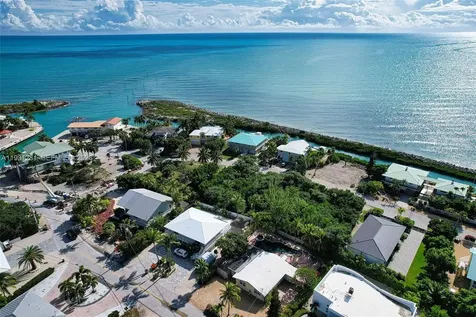 Lot 8 W Seaview Circle Duck FL 33050