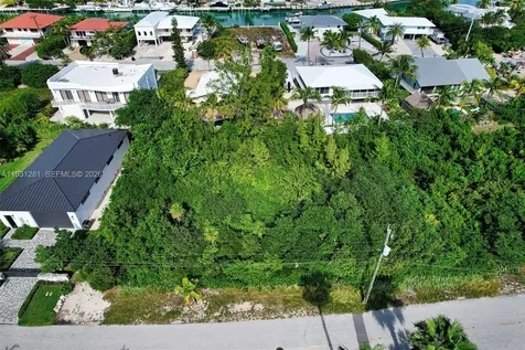 Lot 8 W Seaview Circle Duck FL 33050