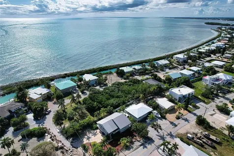 Lot 8 W Seaview Circle Duck FL 33050