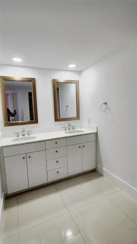 520 Brickell Key Drive Miami FL 33131