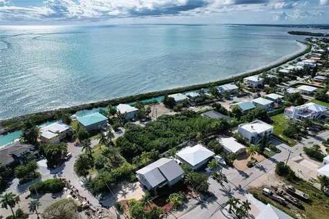 Lot 9 W Seaview Circle Duck FL 33050