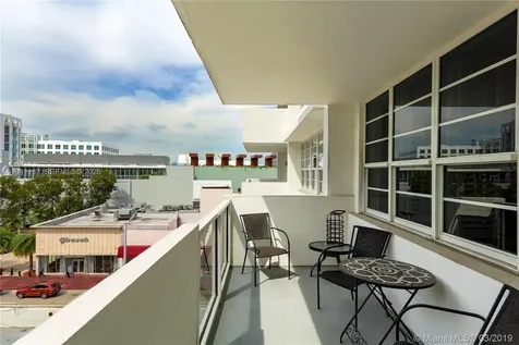 100 Lincoln Road Miami Beach FL 33139