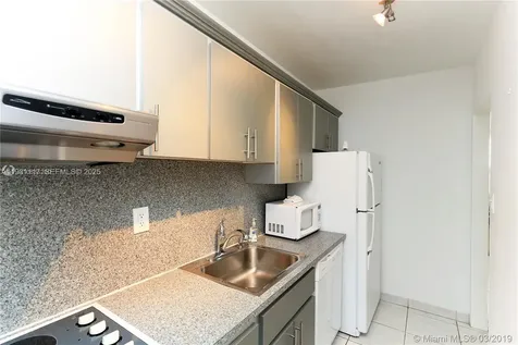 100 Lincoln Road Miami Beach FL 33139