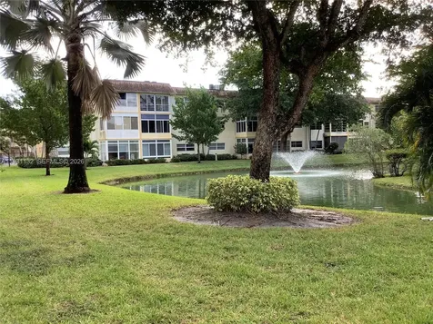 5181 W Oakland Park Boulevard Lauderdale Lakes FL 33313
